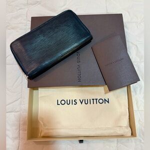 Authentic Louis Vuitton Zippy Wallet❗️